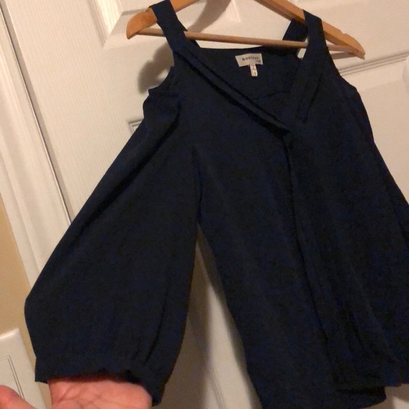NWOT Open shoulder blouse - Picture 2 of 6